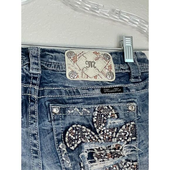 Miss Me Jeans Womens 26  Mid Rise Rhinestones & Sequins Pockets shorts - Picture 4 of 4